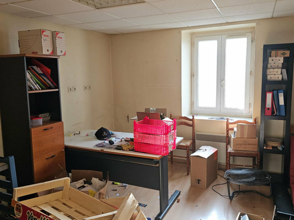 Débarras ancienne pizzeria Sucé-sur-Erdre avant